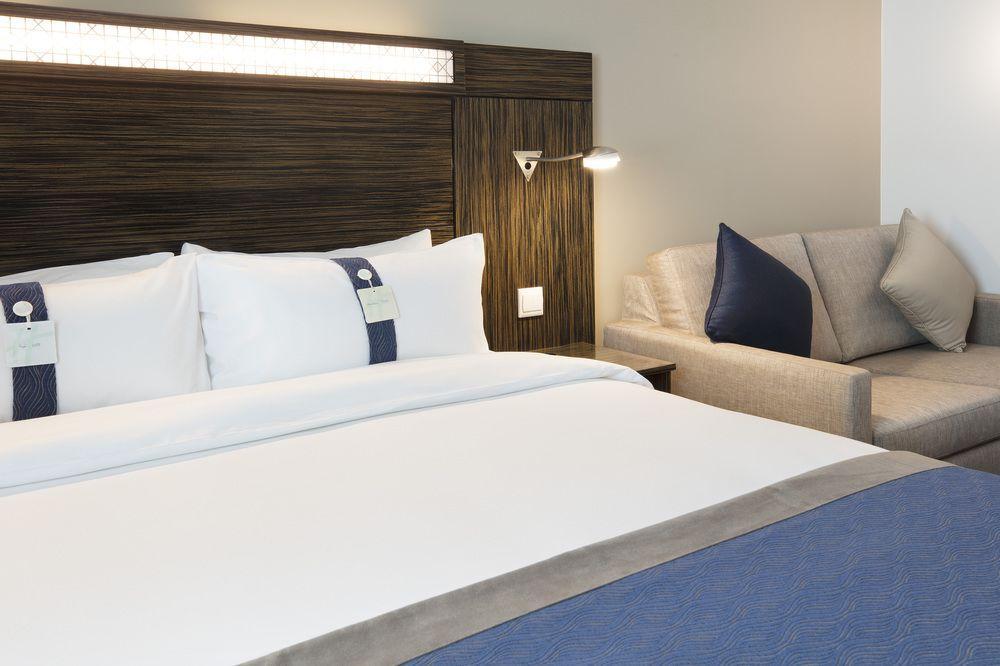 Holiday Inn Express Dubai Safa Park, An Ihg Hotel Εξωτερικό φωτογραφία