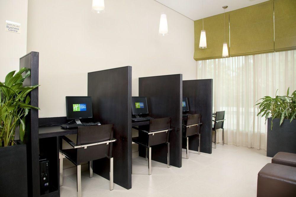 Holiday Inn Express Dubai Safa Park, An Ihg Hotel Εξωτερικό φωτογραφία
